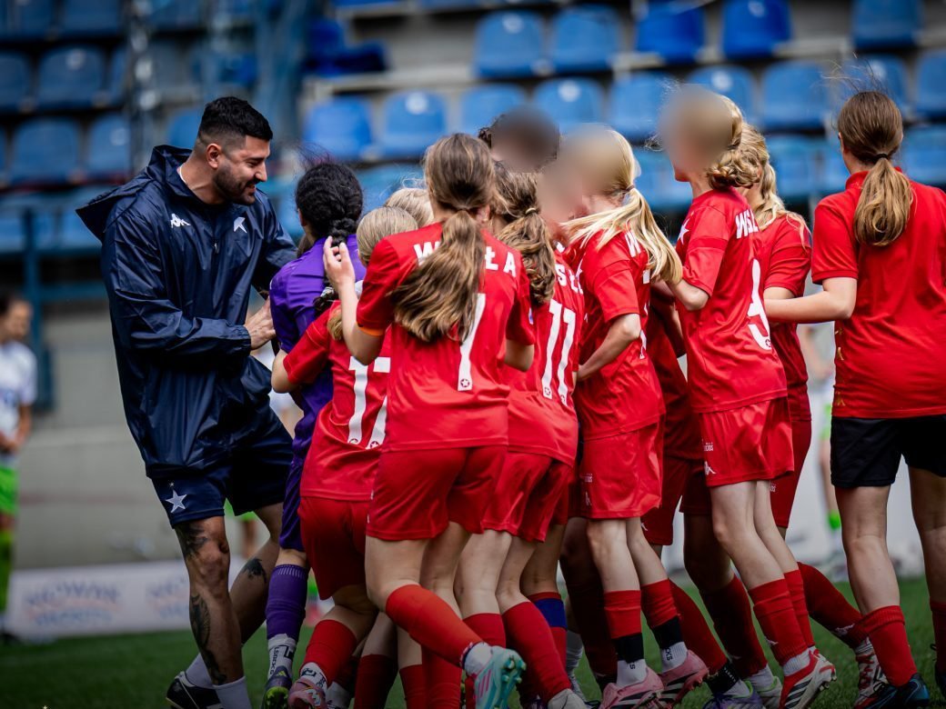 Radość drużyny Wisły Kraków U13 po meczu
